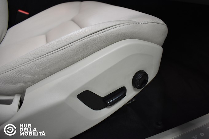 VOLVO XC60 D4 AWD Geartronic Business